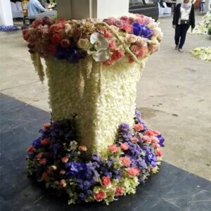 จัดดอกไม้งานศพ รูปแบบเสา