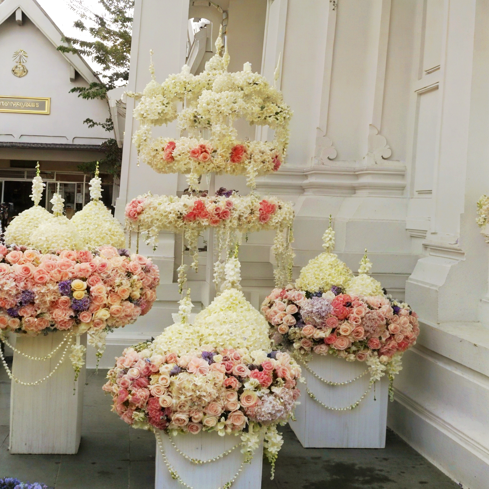 จัดดอกไม้หน้าเมรุ สไตล์โมเดิร์น