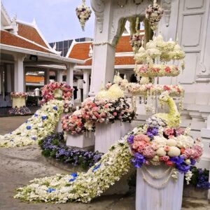 จัดดอกไม้หน้าเมรุ